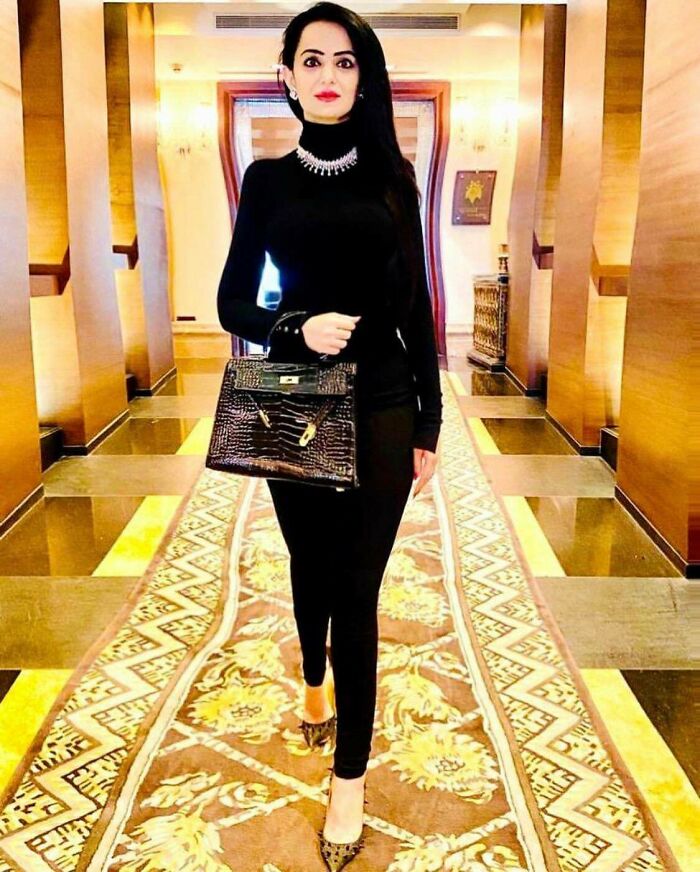 I’m Just Tripping On The Arms In Each Picture. There’s A Lot More Going On But Just Can’t Get Over This. The First Picture Had Over 2k Likes