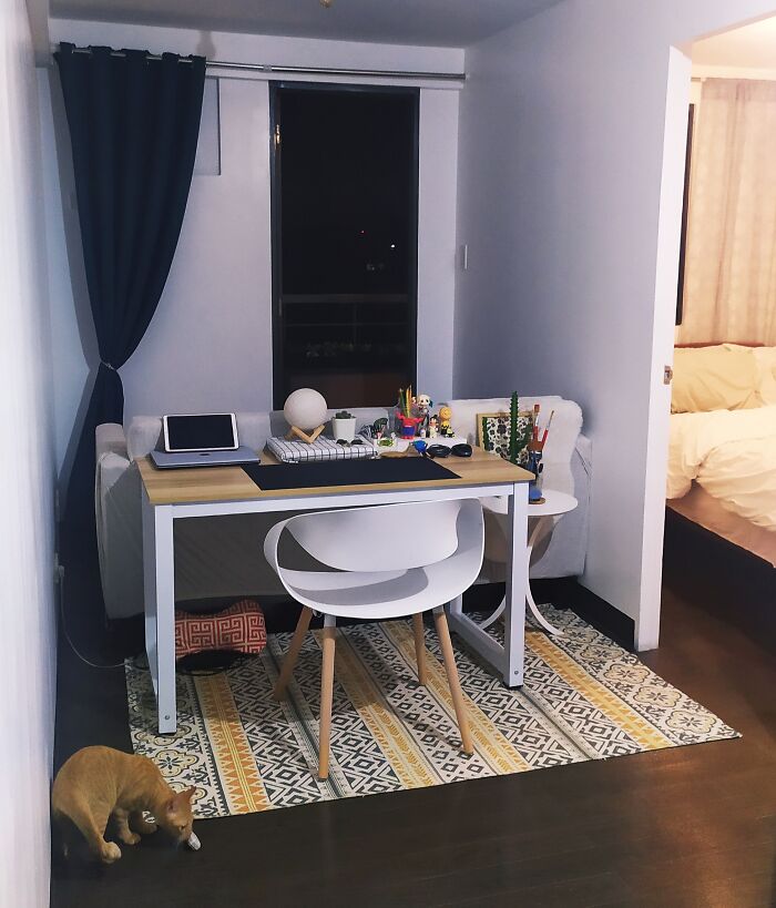 Just Move A Couple Of Months Ago. This My Living Room/Work Desk/Dining.