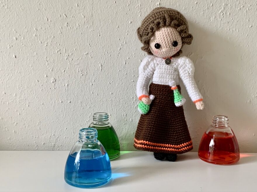 I Crochet Famous Women In Science To Create Role Models And Awareness