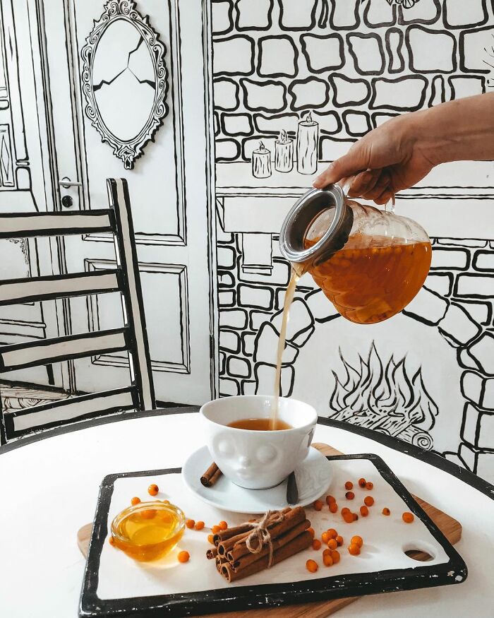 This Unusual Cafe In Russia Looks Like A Comic Book (25 Pics)