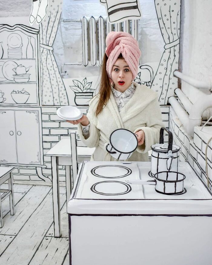 This Unusual Cafe In Russia Looks Like A Comic Book (25 Pics)