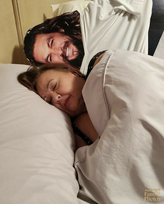 Mom & Momoa