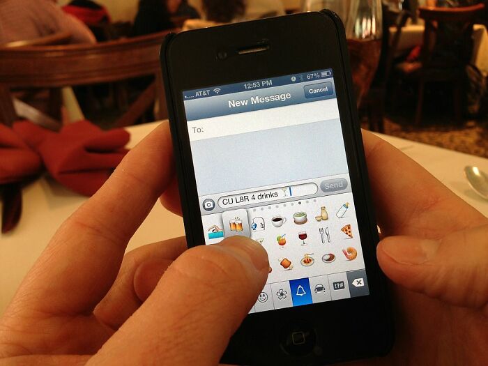 40 Weird, Yet Understandable Situations After Which People Realized They Should Stop Dating Someone