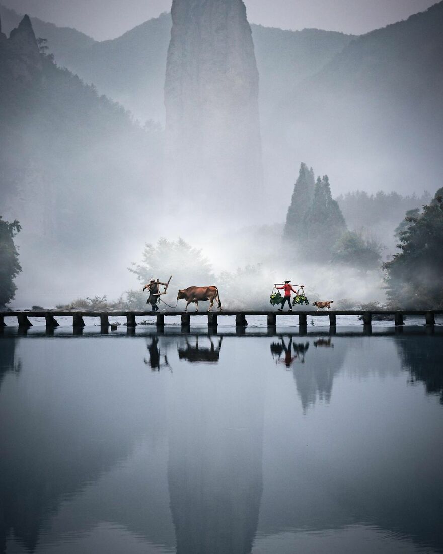 The Photographer Takes Pictures Of Everyday Asia That Our Eyes Would Hardly See