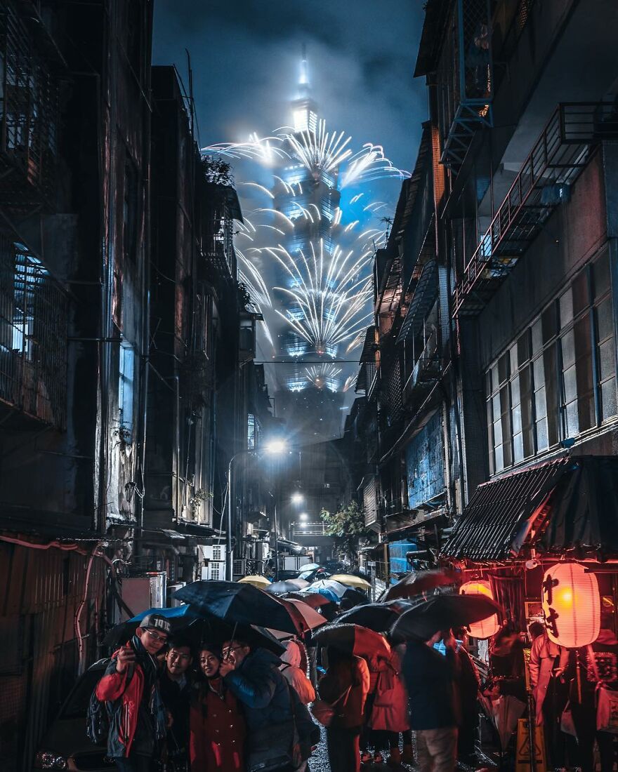 The Photographer Takes Pictures Of Everyday Asia That Our Eyes Would Hardly See