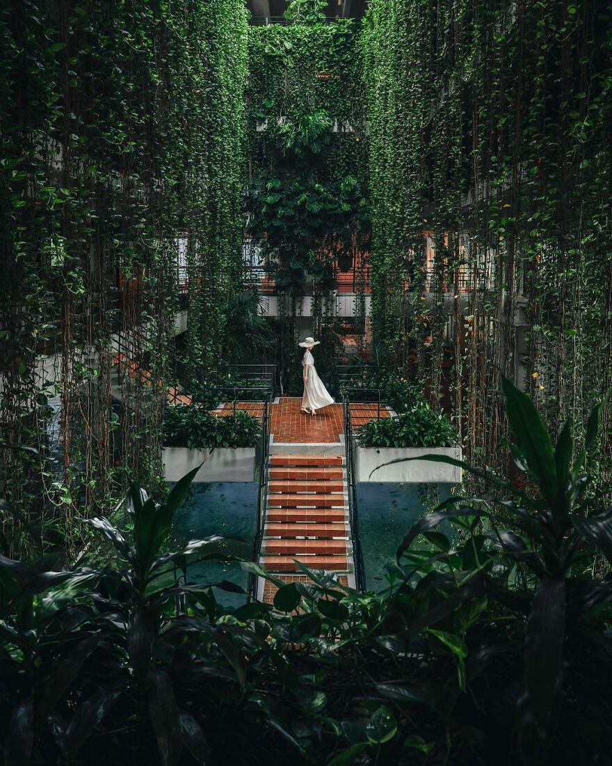 The Photographer Takes Pictures Of Everyday Asia That Our Eyes Would Hardly See