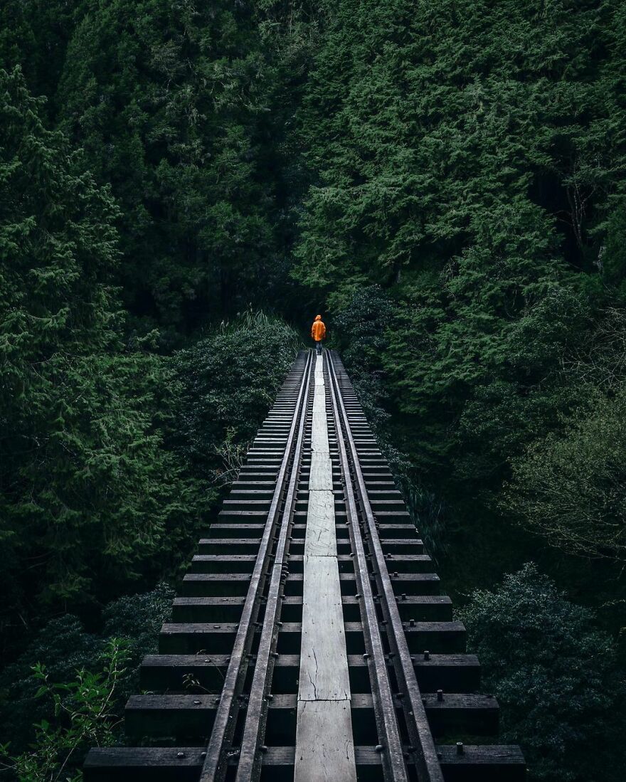 The Photographer Takes Pictures Of Everyday Asia That Our Eyes Would Hardly See