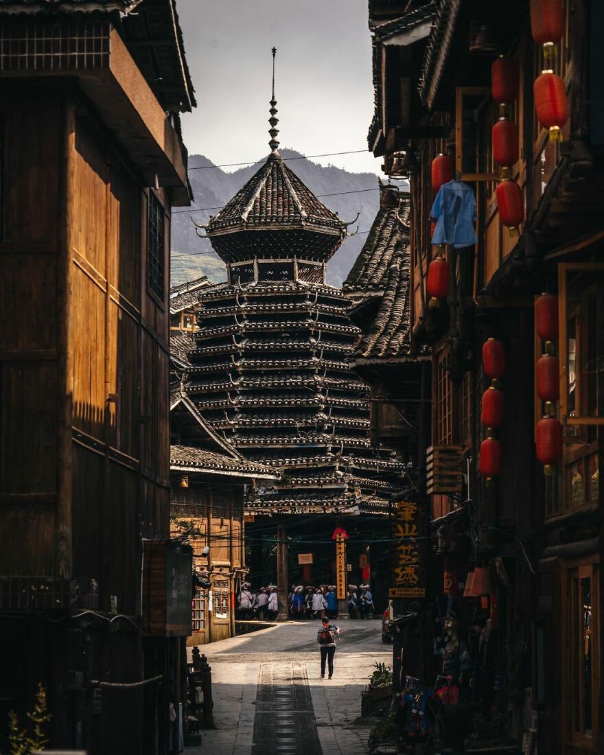 The Photographer Takes Pictures Of Everyday Asia That Our Eyes Would Hardly See