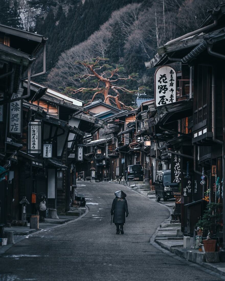 The Photographer Takes Pictures Of Everyday Asia That Our Eyes Would Hardly See