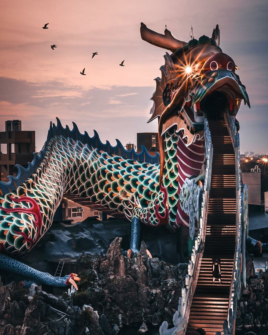 The Photographer Takes Pictures Of Everyday Asia That Our Eyes Would Hardly See