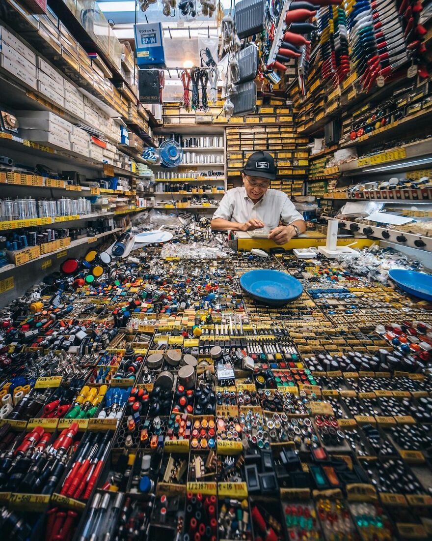 The Photographer Takes Pictures Of Everyday Asia That Our Eyes Would Hardly See