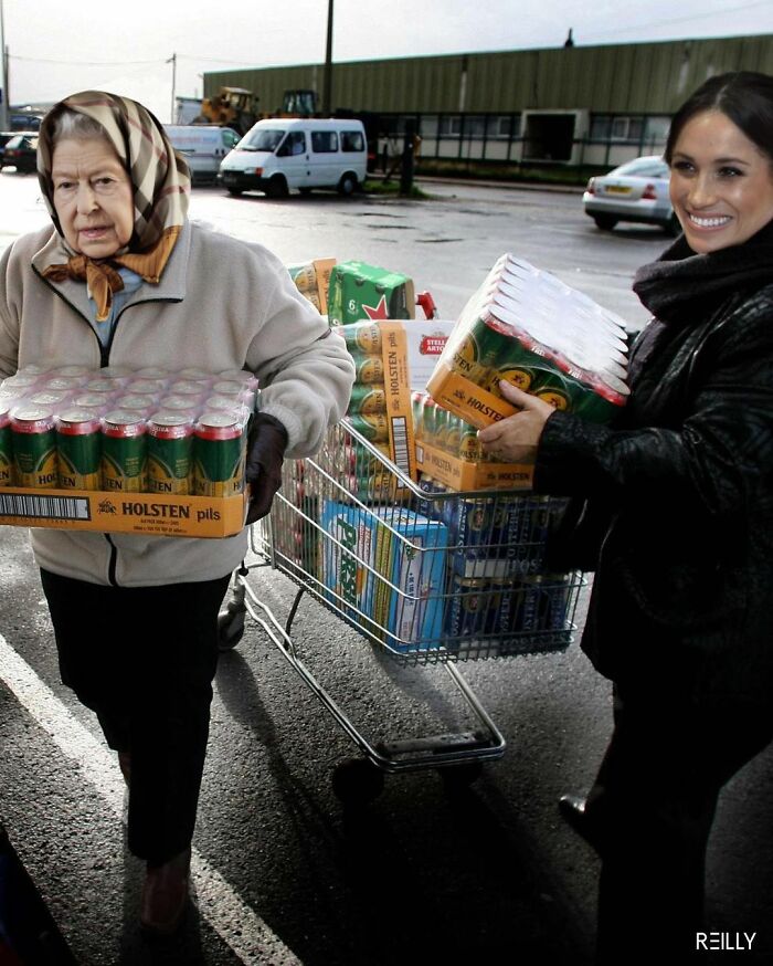 This Guy Uses Queen Elizabeth As Inspiration For His Hilarious Montages (66 Pics)