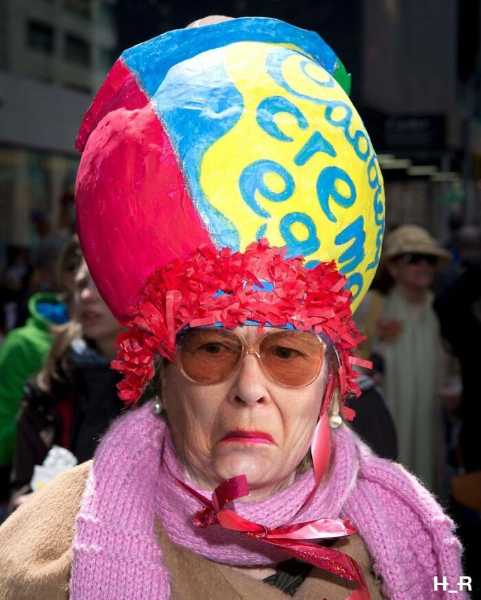 This Guy Uses Queen Elizabeth As Inspiration For His Hilarious Montages (66 Pics)