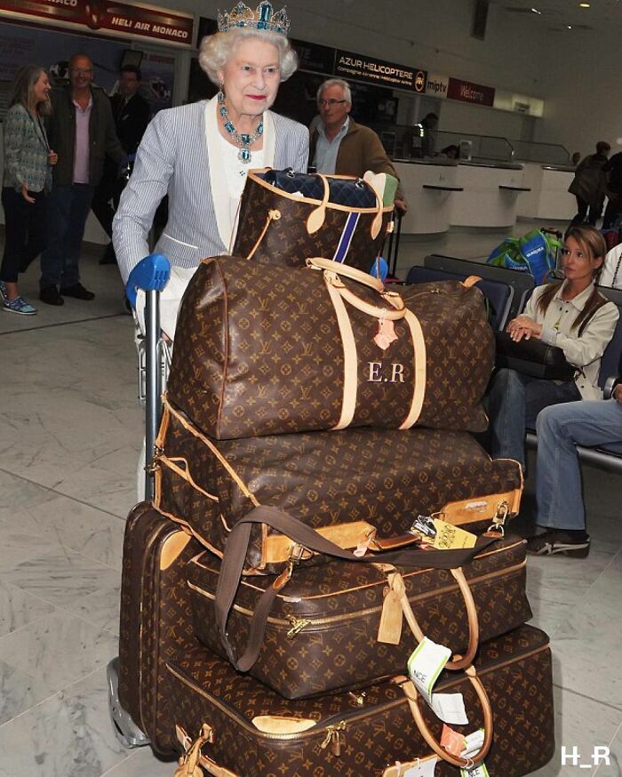 This Guy Uses Queen Elizabeth As Inspiration For His Hilarious Montages (66 Pics)