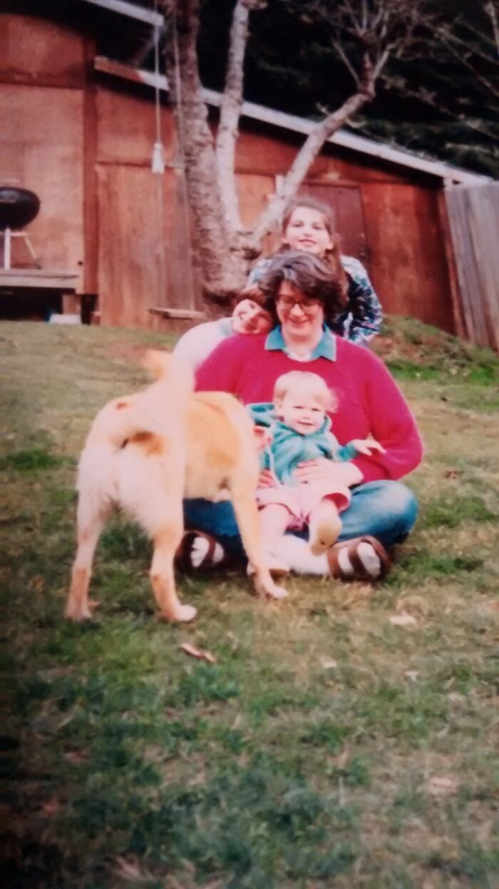 Older Sister, Me, Mom, Younger Sister, Blondir Butt