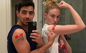 These Celebrities Got The COVID-19 Vaccine And Spoke Out About It To Spread Awareness (30 Pics)