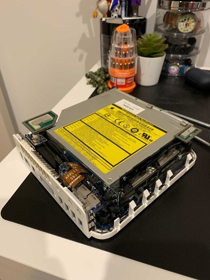 Fixing Up An Original 2006 Mac Mini (Older Than Me!)