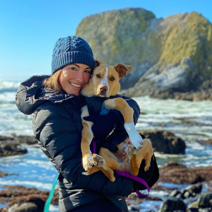 This Stray Dog Followed A Lady On A Hiking Trip And Got Adopted By Her (21 Pics)