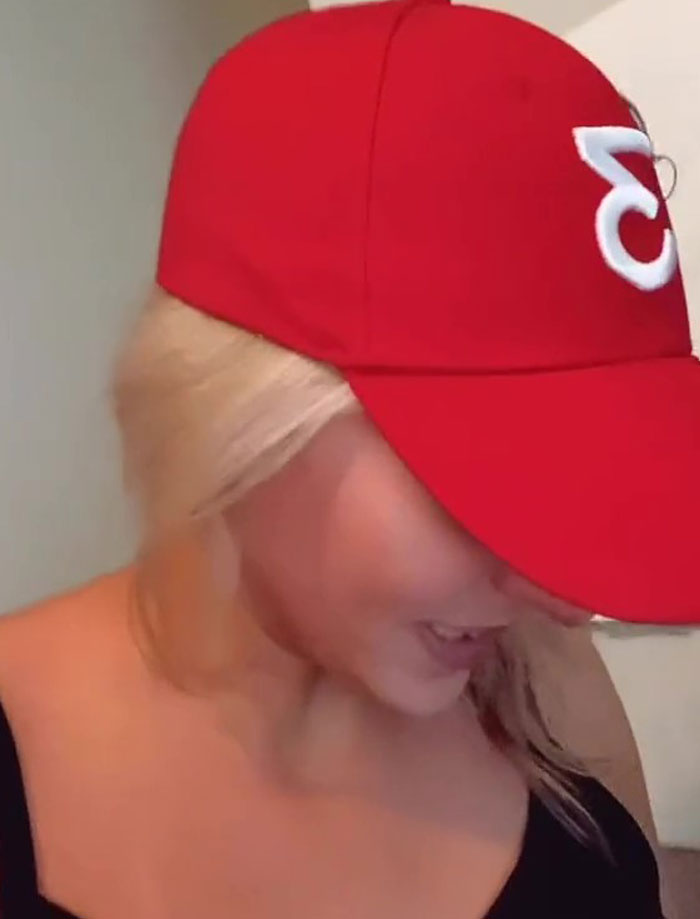 Girl Goes Viral With 1.1M Views By Sharing How She Found A Tile Tracker In Her Purse After A Night Out