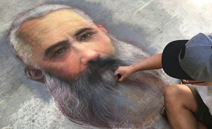 Using The Street As A Canvas, The Artist Makes Incredibly Realistic Drawings With Chalk