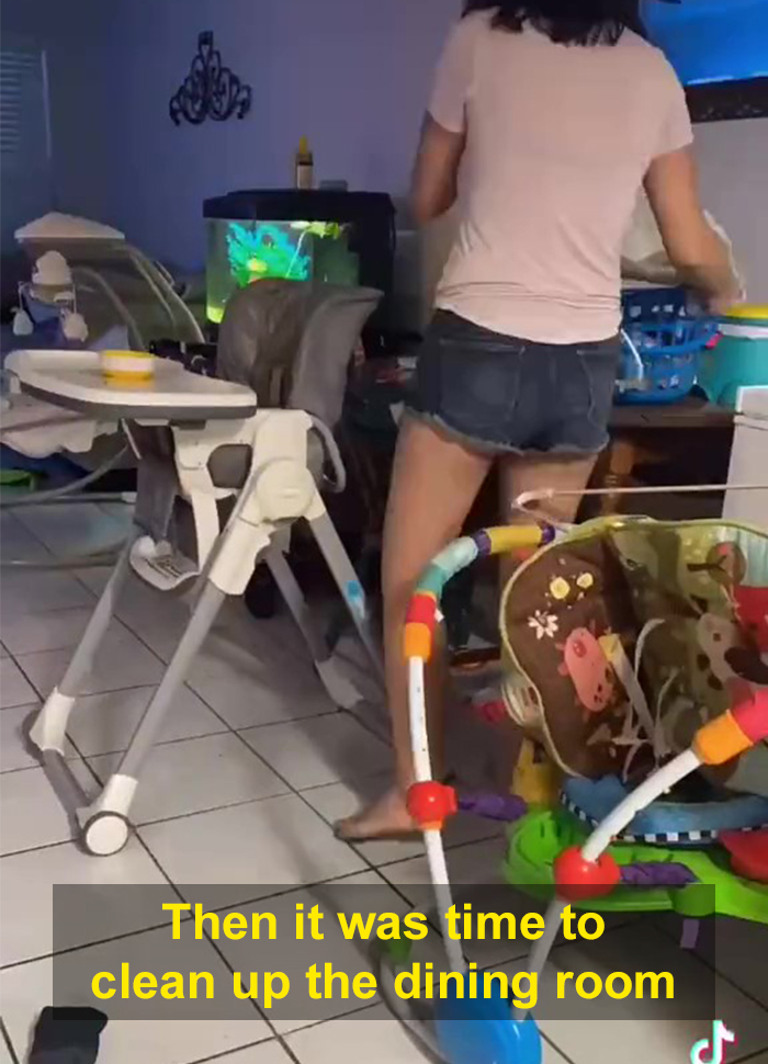 Stay-At-Home Mom Goes Viral With 2.1M Likes For Showing What She Does All Day After BF Blames Her For Doing Nothing Stay-At-Home Mom Goes Viral With 2.1M Likes For Showing What She Does All Day After BF Blames Her For Doing Nothing