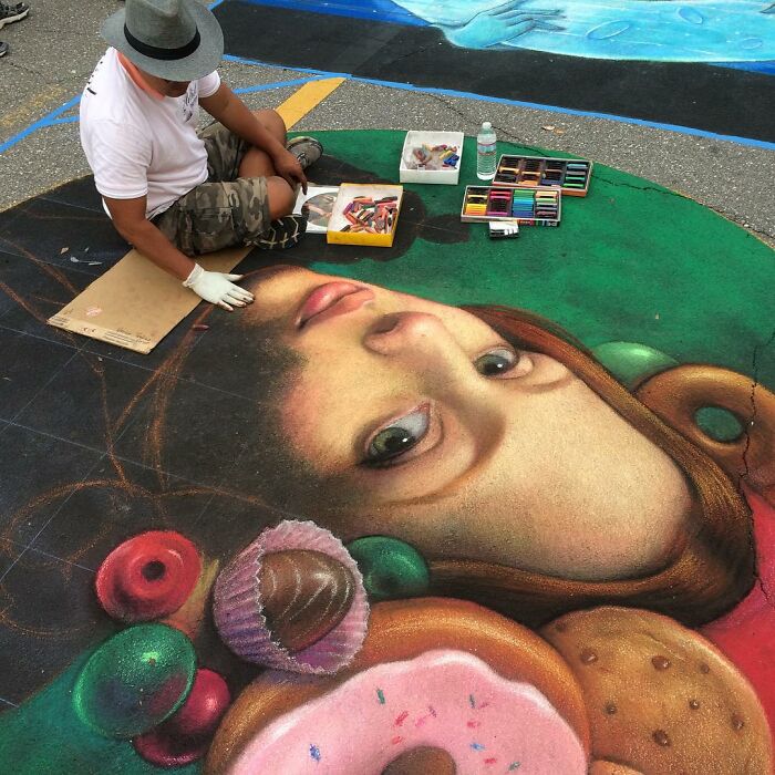 Using The Street As A Canvas, The Artist Makes Incredibly Realistic Drawings With Chalk