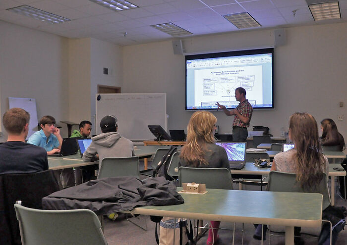 Stuff 30 Folks In This Online Group Would Do Differently If They Had Their Current Knowledge When They Were 15 Years Old