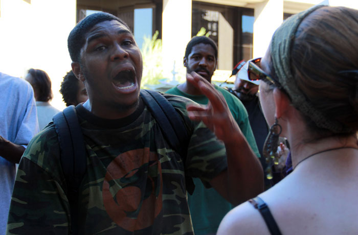 “I Am The Chosen One But I Hate It”: People In This Online Group Share 30 Of The Most Annoying Book Tropes