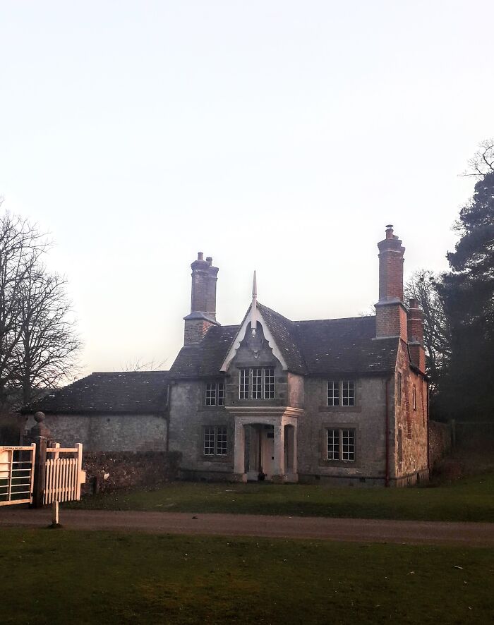 Beautiful Little Gatehouse Right By My Mum's House