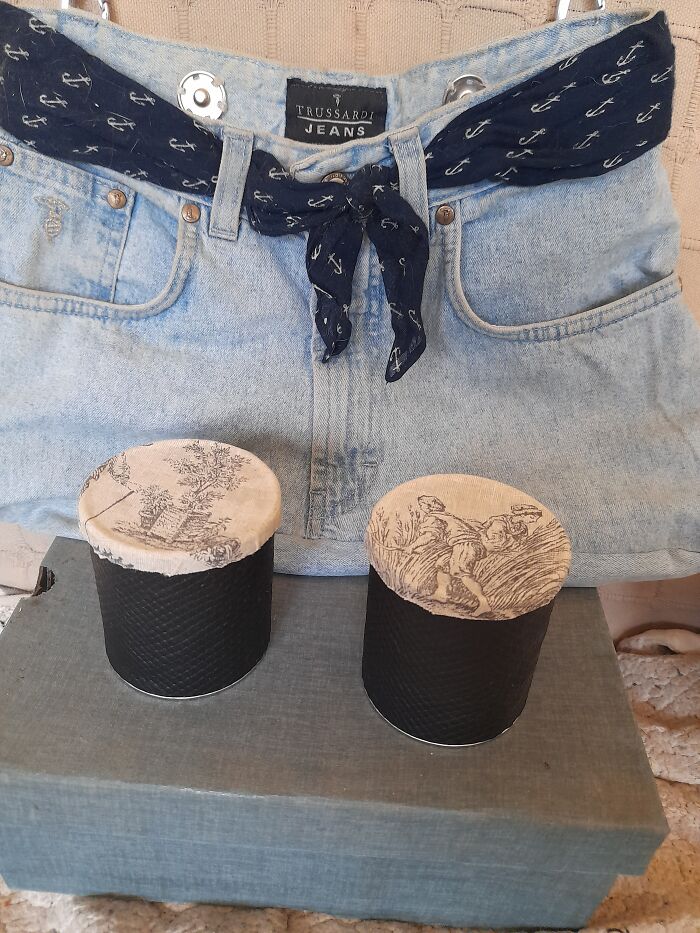 I Repurpose Junk. 2 Box Of Pringles, 1 Shoesbox, Old Jeans And With Fabric Leftovers I Got New Boxes And A Beachpurse. The Dark Side Of If Is Keeping Evrything "Just In Case" Lol