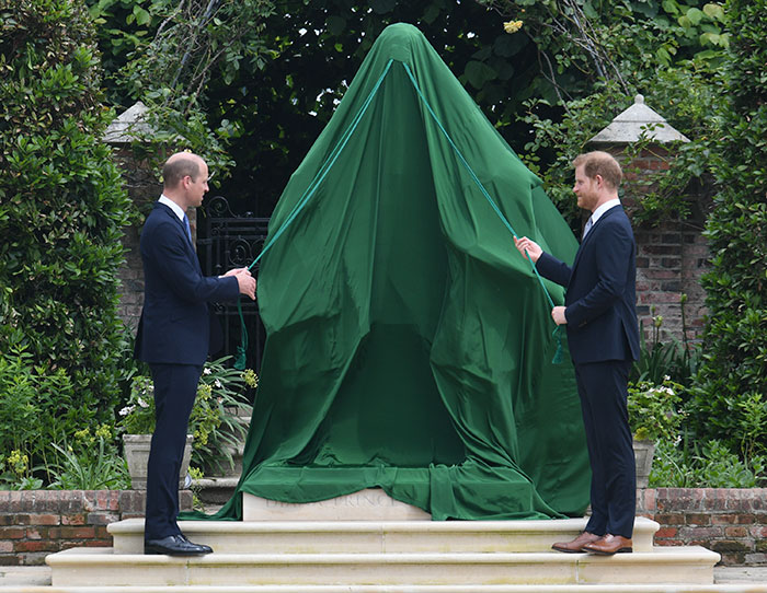 On Princess Diana’s 60th Birthday, Her Sons Prince Harry And Prince William Honored Their Mother By Unveiling Her Statue Despite Tensions Between Them