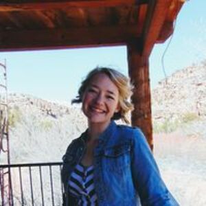 lauraglueloveslimegreen avatar