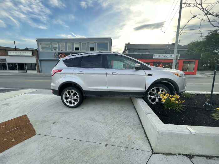 Little Sister Went Out With A Friend In My Moms Car Yesterday. Didn’t Know Which Lane To Go In So Picked The Middle