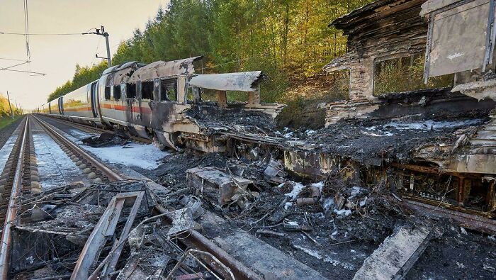 The 2018 Dierdorf (Germany) Ice Fire. A Faulty Rod In A Transformer Case Causes A Fire That Totals An Entire High Speed Train