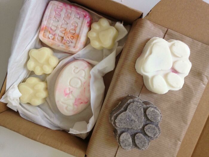 My Mom Knows I'm Trying To Reduce My Waste, So For My Birthday She Made Me Homemade Body Soap, A Peeling Bar, Shampoo And Conditioner!