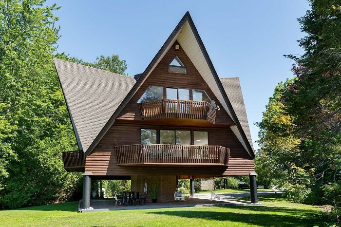 Was Told To Post Here. This Is An Elevated Cabin/Cottage Near Lake Simcoe, Ontario, Canada