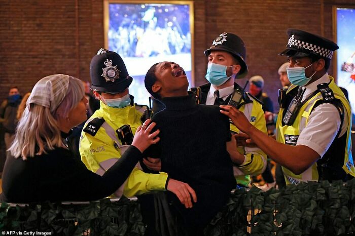 A Post-Pub British Tragedy