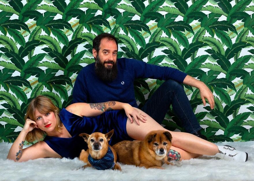 Awkward Family Photos With 80s Portraits Theme