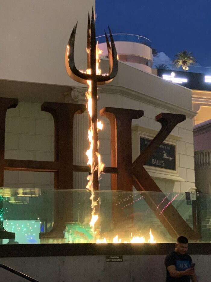 We Went To Las Vegas! I Got To See Hell’s Kitchen! It Was So Cool. I Love Gordon Ramsay!