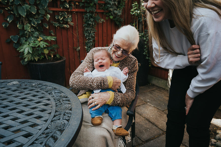 Here Are My Photographs Of Families Meeting Their Lockdown Babies Here Are My Photographs Of Families Meeting Their Lockdown Babies