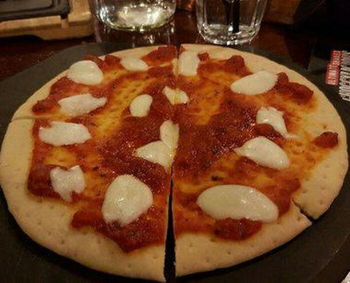 This Pizza Margherita From Tgi Fridays Makes Me Want To End My Life. Would You Do The Karen?