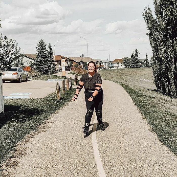 Woman Violates A Gym's Dress Code By Wearing A Sports Bra, Gets Fat-Shamed By The Staff And Kicked Out