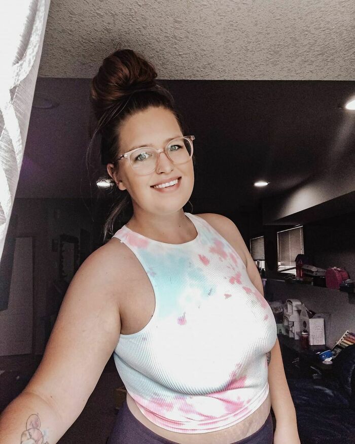 Woman Violates A Gym's Dress Code By Wearing A Sports Bra, Gets Fat-Shamed By The Staff And Kicked Out