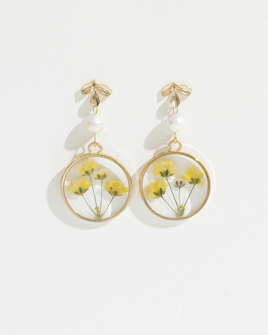 5 Sunny Accessories To Brighten Your Day