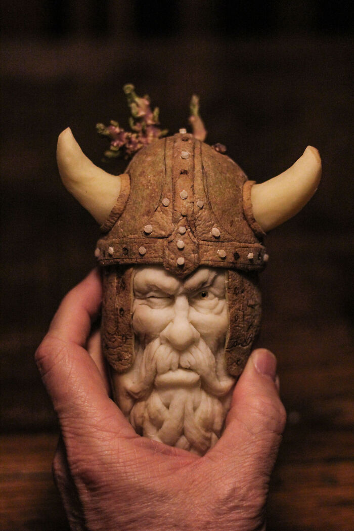 Deane Arnold Brings Pumpkins To Life!