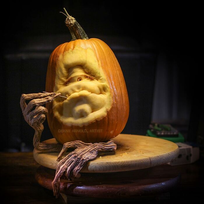 Deane Arnold Brings Pumpkins To Life!