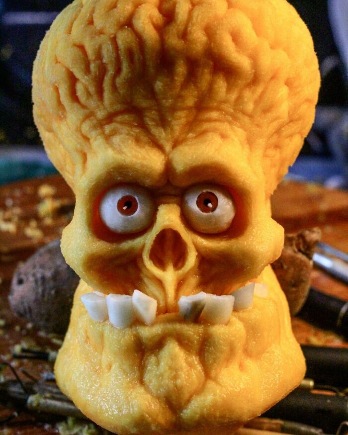 Deane Arnold Brings Pumpkins To Life!