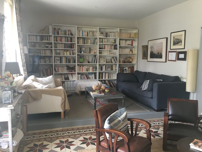 Books Are A Girl’s Best Friends !