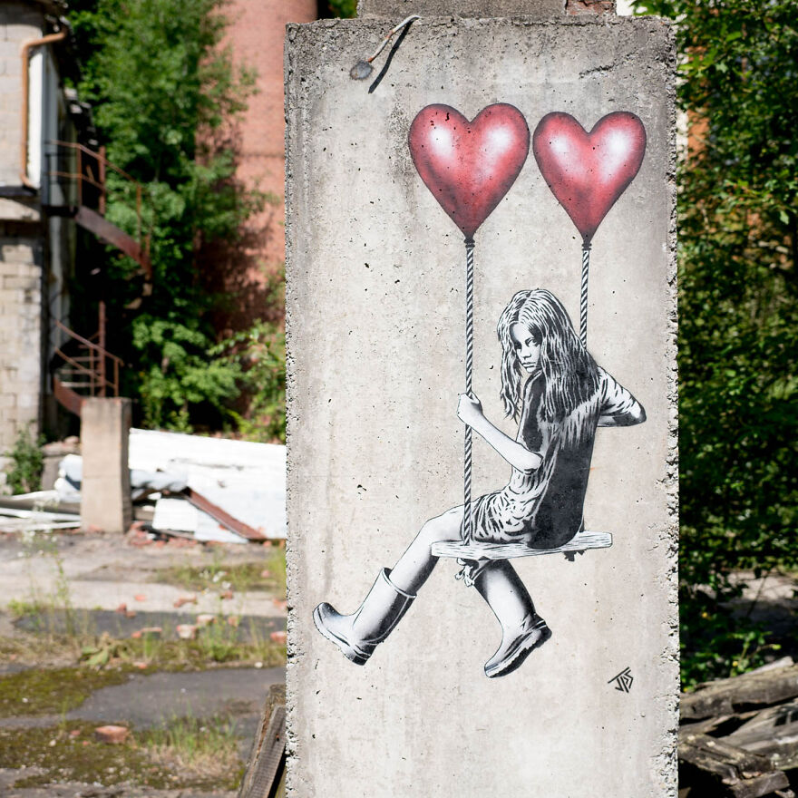 Don't Look Back In Anger, By Jps