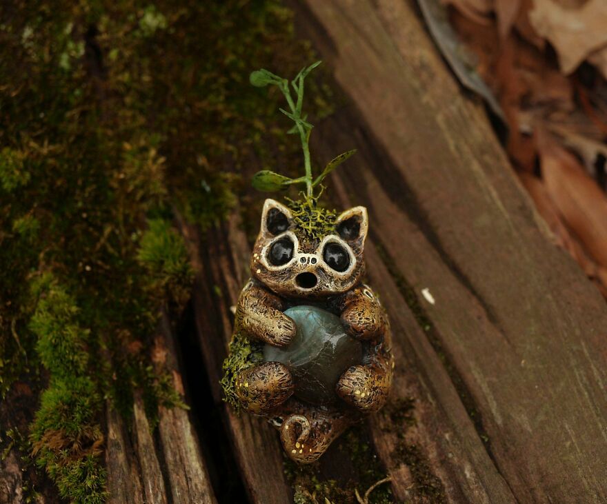 I Make Miniature Fantasy Sculptures And Figurines